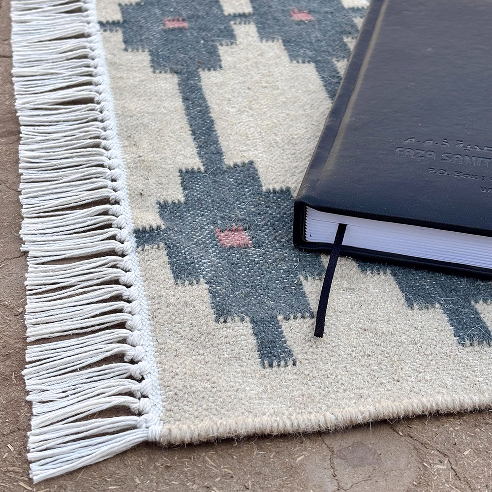 Handcrafted Vintage Multicolor Wool Dhurrie For Living